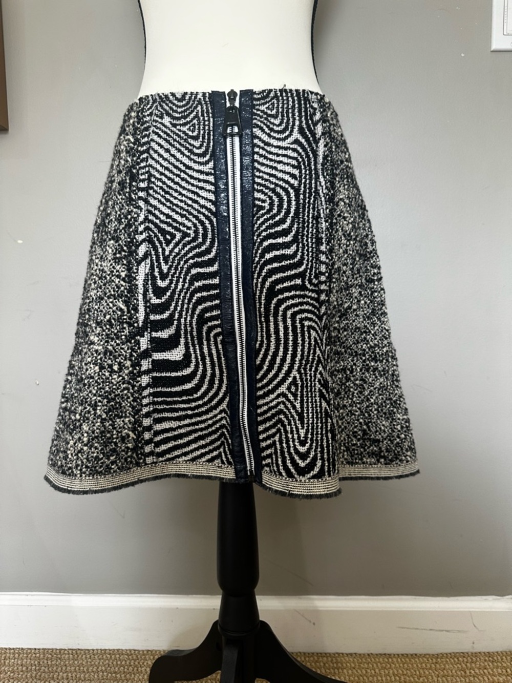RARE Louis Vuitton Skirt Tweed Animal Pattern Front Zip Closure Sz 38 🦓